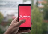 Airbnb IPO Uncertain As CFO Leaves