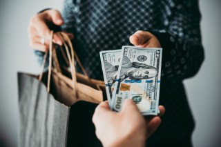 NEW REPORT: Cash Holds Firm Against Rising Digital Dollar