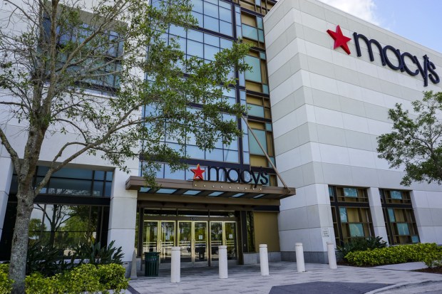 Macy’s Leads The Pack As Top Online Apparel Retailer