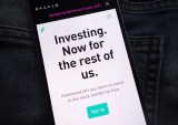 Stock-Trading Platform Robinhood Eyes Banking Services