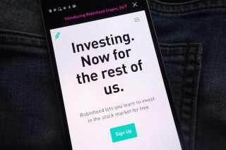 Stock-Trading Platform Robinhood Eyes Banking Services