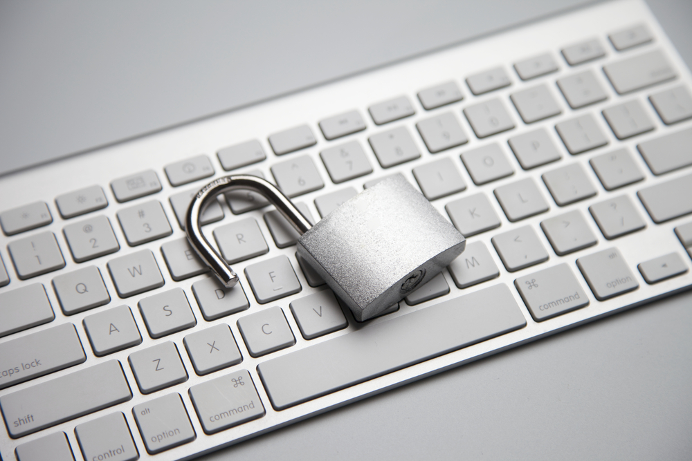Apple Security Loophole Exposes Corporate Passwords, Experts Say