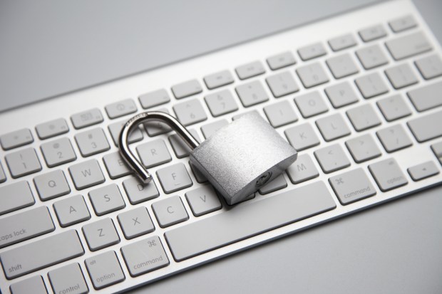 Apple Security Loophole Exposes Corporate Passwords, Experts Say