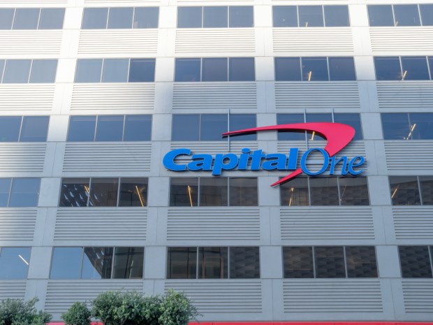 Middle Market Waits For Mobile Payments In AP: Capital One