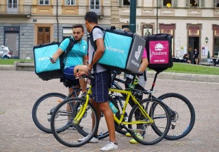 Uber In Talks To Buy Deliveroo As It Focuses On Food Delivery