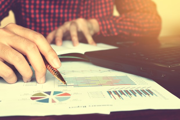 D&B Links AR Data To Business Credit Reports