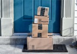Analyst Cuts Amazon Estimates Amid Potential USPS Rate Hike