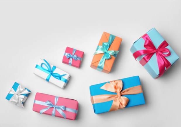 Consumer Spending To Top $1,000 Over Holidays