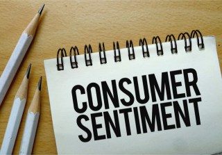 Survey Shows Fall In US Consumer Sentiment