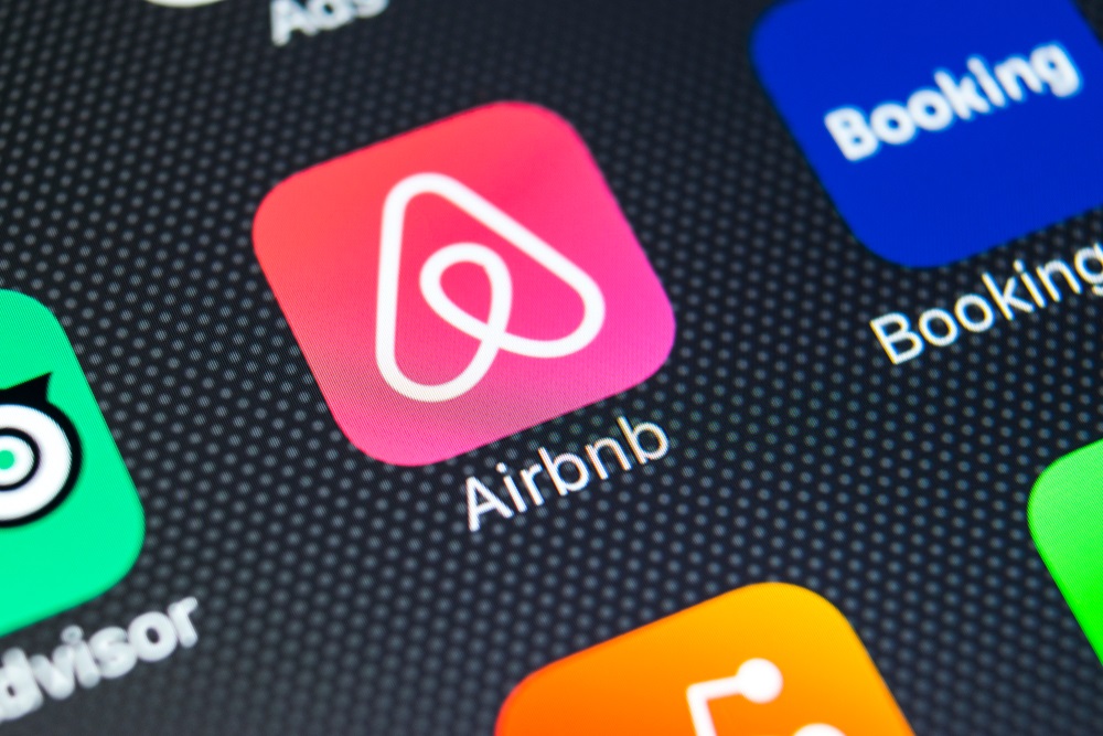 Airbnb Tops $1B In Q3 Revenue
