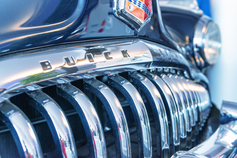 Buick, Yelp Debut In-Dash Reservations