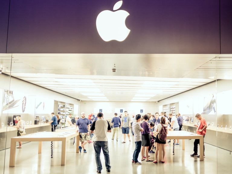 apple-earnings-iphone-sales-revenue