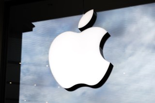 Apple Supplier Lowers Outlook, Prompting Stock Slip