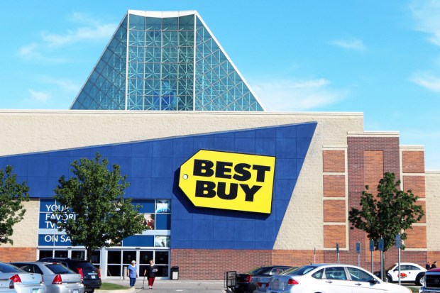 Best Buy Offers Free Shipping for the Holidays