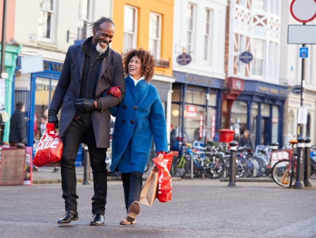 UK Retailers Dealing With Slow Holiday Shopping Season