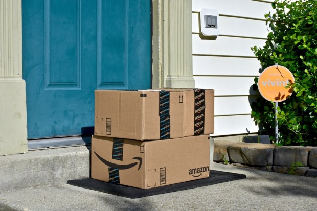 Amazon Focuses on Delivery Vans Over Drones
