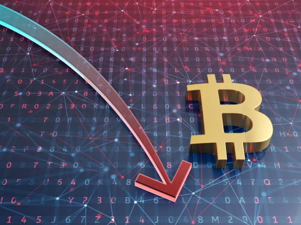 Bitcoin Falls 8 Pct To New All-Time Low