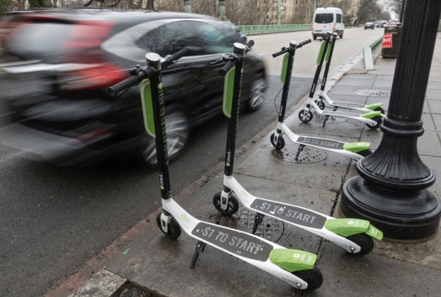 Uber Holds Deal Talks With Bird, Lime