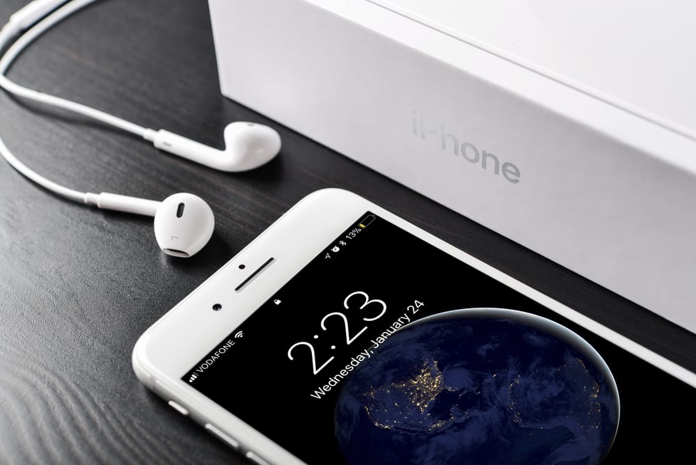 The World Anxiously Anticipates Apple’s Earnings