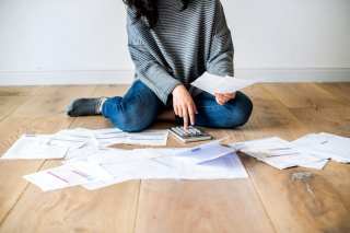More Americans Inch Toward Maxing Out Cards