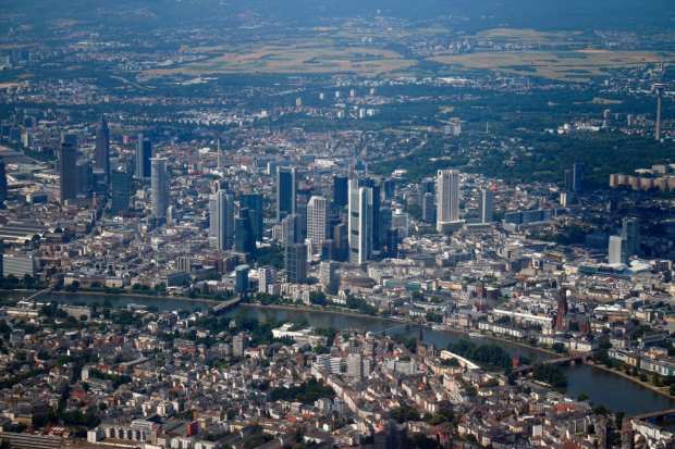 German Regulator Gives Nod To Deutsche Bank/Commerzbank Merger