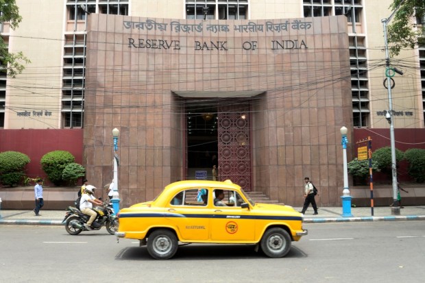 India's Central Bank to Decide on Lending Curbs