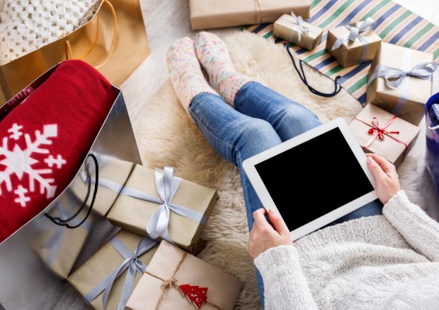 Holiday eCommerce Data Against Physical Retail?