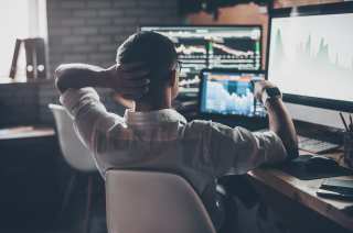 Sizzle/Fizzle: Snap Earnings Sizzle, Bitcoin Fizzles