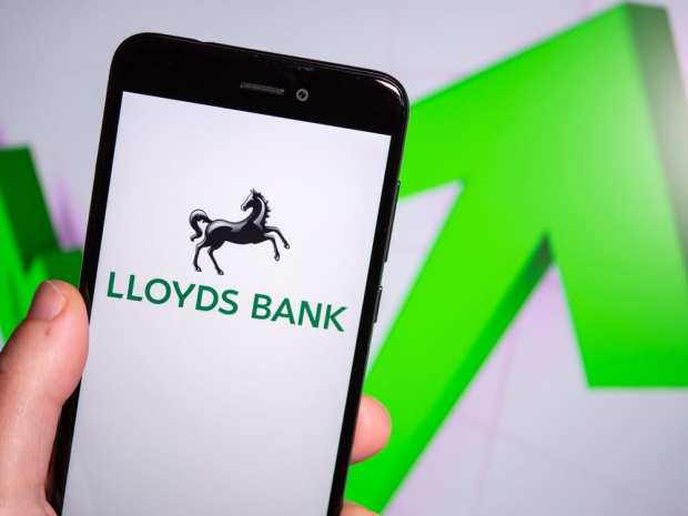 Lloyds Online Banking Platform Experiences Outages
