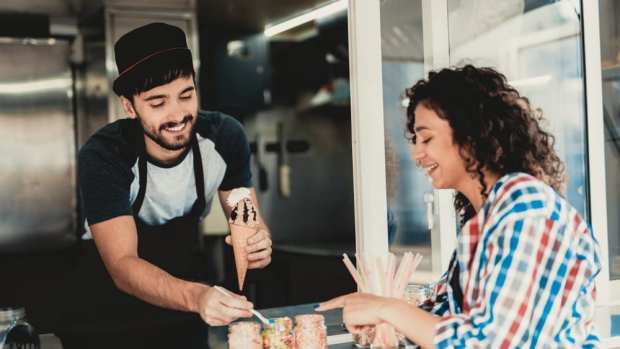How mPOS Helps Food Trucks Keep Up With Modern Customers