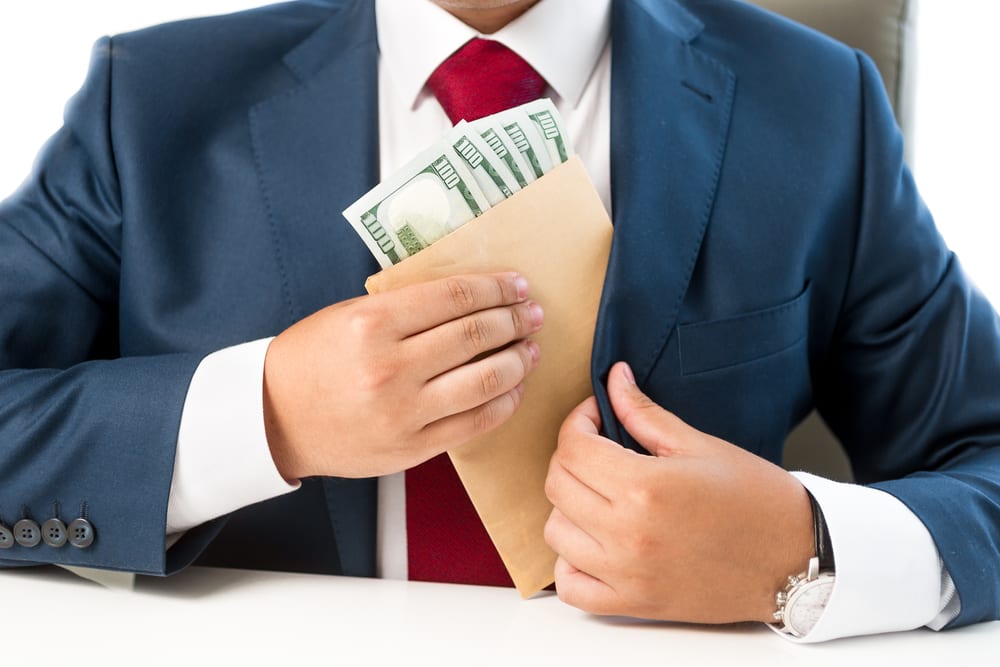 Ghosts Of Payments Fraud Past: Enron CEO Skilling Freed From Custody