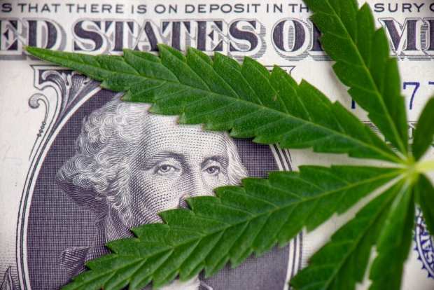 Financial, Regular Firms Want Banks To Work With Pot Companies