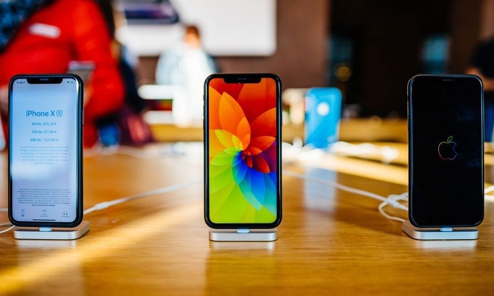 Wells Fargo Sours On Apple’s iPhone Shipments