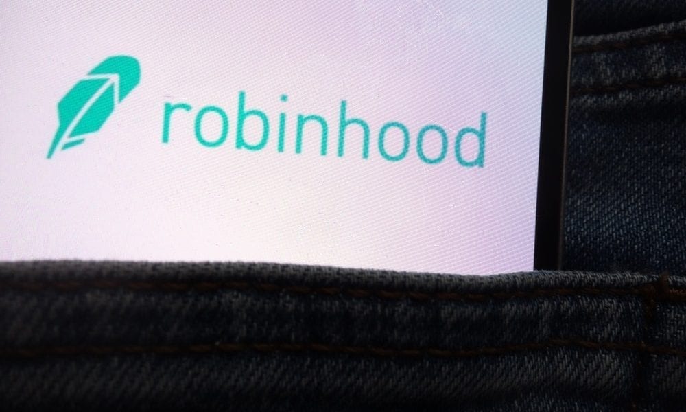 FIS, Fiserv, Infosys Battle For Tech Deal With Robinhood