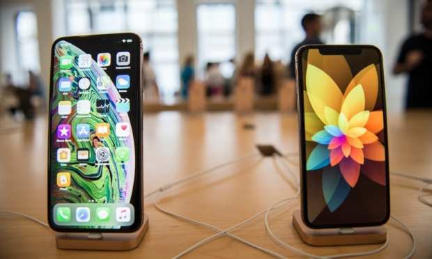 Goldman Lowers Stock Prices For Apple