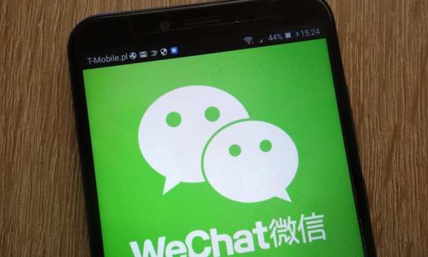 Judge Temporarily Blocks Trump’s WeChat Ban