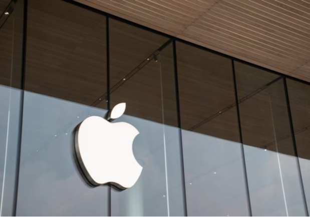 Apple’s Tim Cook Preaches Tech Firm Responsibility