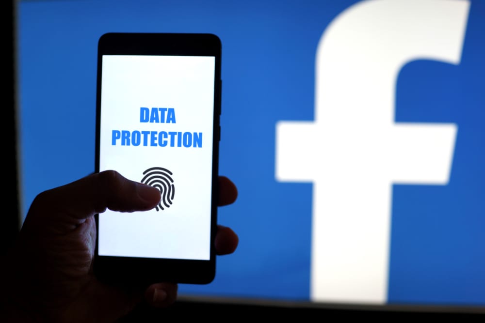 Facebook Answers Breakup Talk With Calls For Regulation