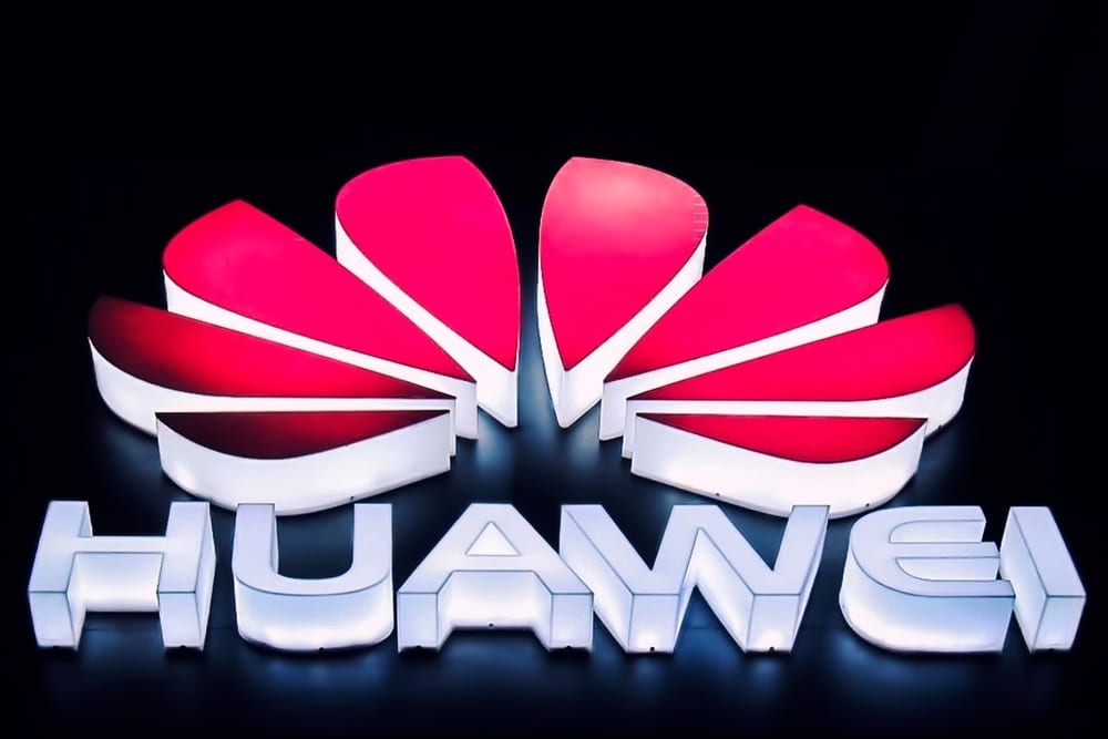 Facebook Bans Pre-Installed Apps On Huawei Smartphones