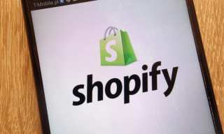 Shopify Stock Drops After Analyst Concerns Over Competition