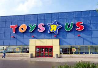 Toys R Us May Return With Smaller Stores