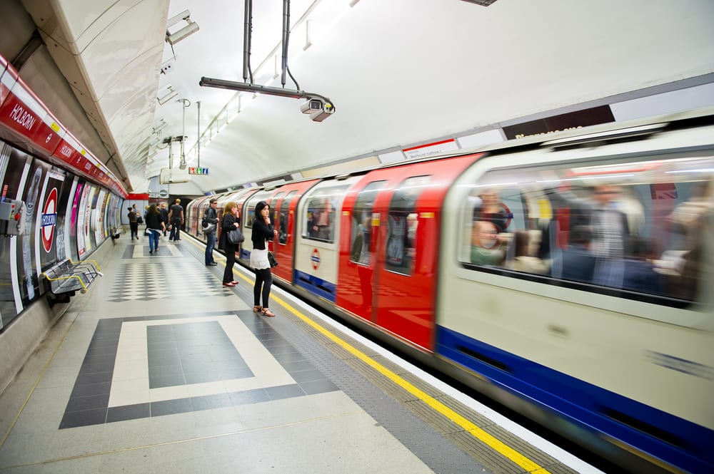 London Transport System To Track Subway Riders