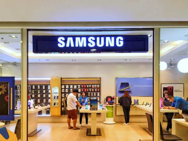 Samsung Looks to 5G Retail as Revenue Declines