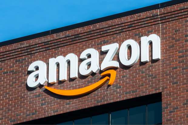 Amazon Promotes Shopping Assistant With Credit