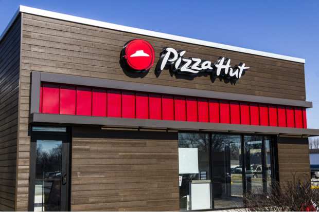 Pizza Hut To Shutter Up To 300 Locations
