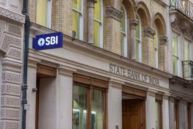 SBI’s Credit Card Division Seeks $1.1B With IPO