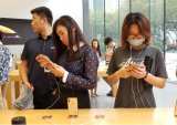 Apple Marks First-Ever Chinese Store Closure as Sales Fall