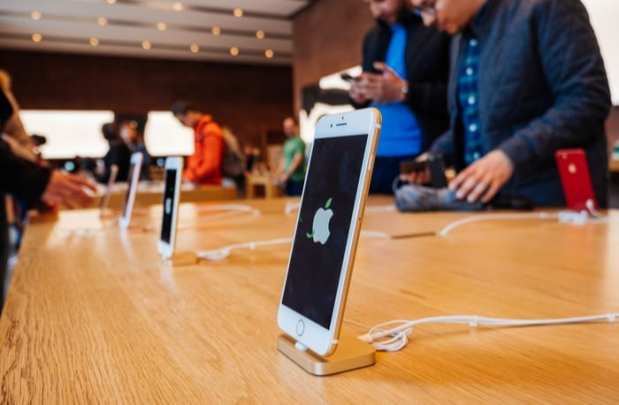 Apple Strengthening In China With Wearables, Services