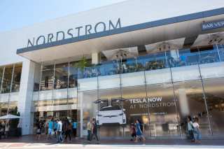 New Nordstrom Location To Deliver Food And Drink To Shoppers