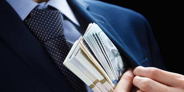 Deep Dive: How Banks Are Innovating AML Strategies In The Face of Global Fraud